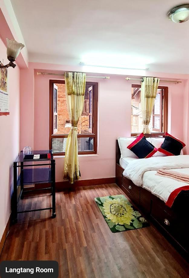 Annapurna Guest House And Rooftop Restaurant Bhatgoan 외부 사진